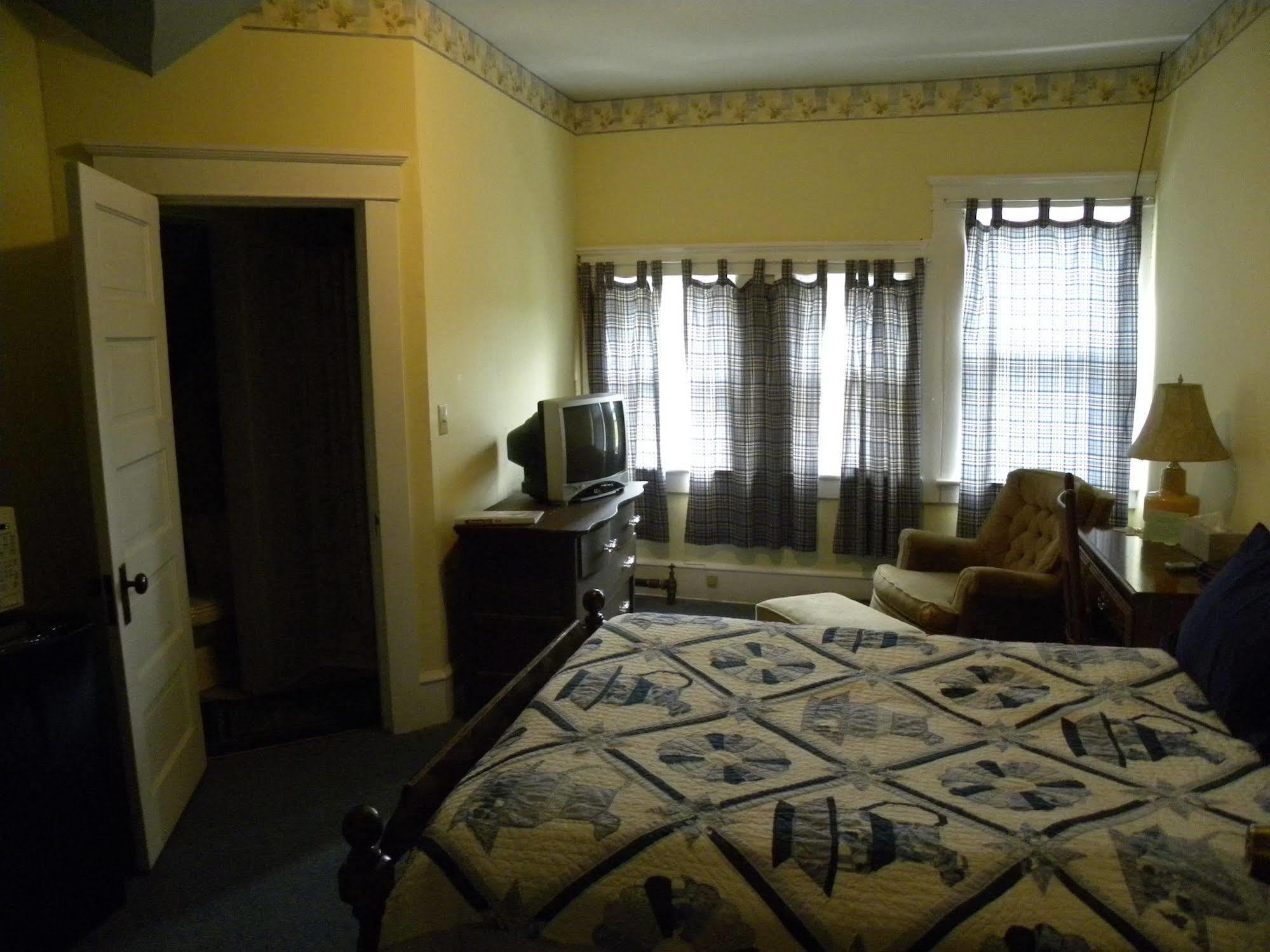 Towanda Victorian Charm Inn מראה חיצוני תמונה