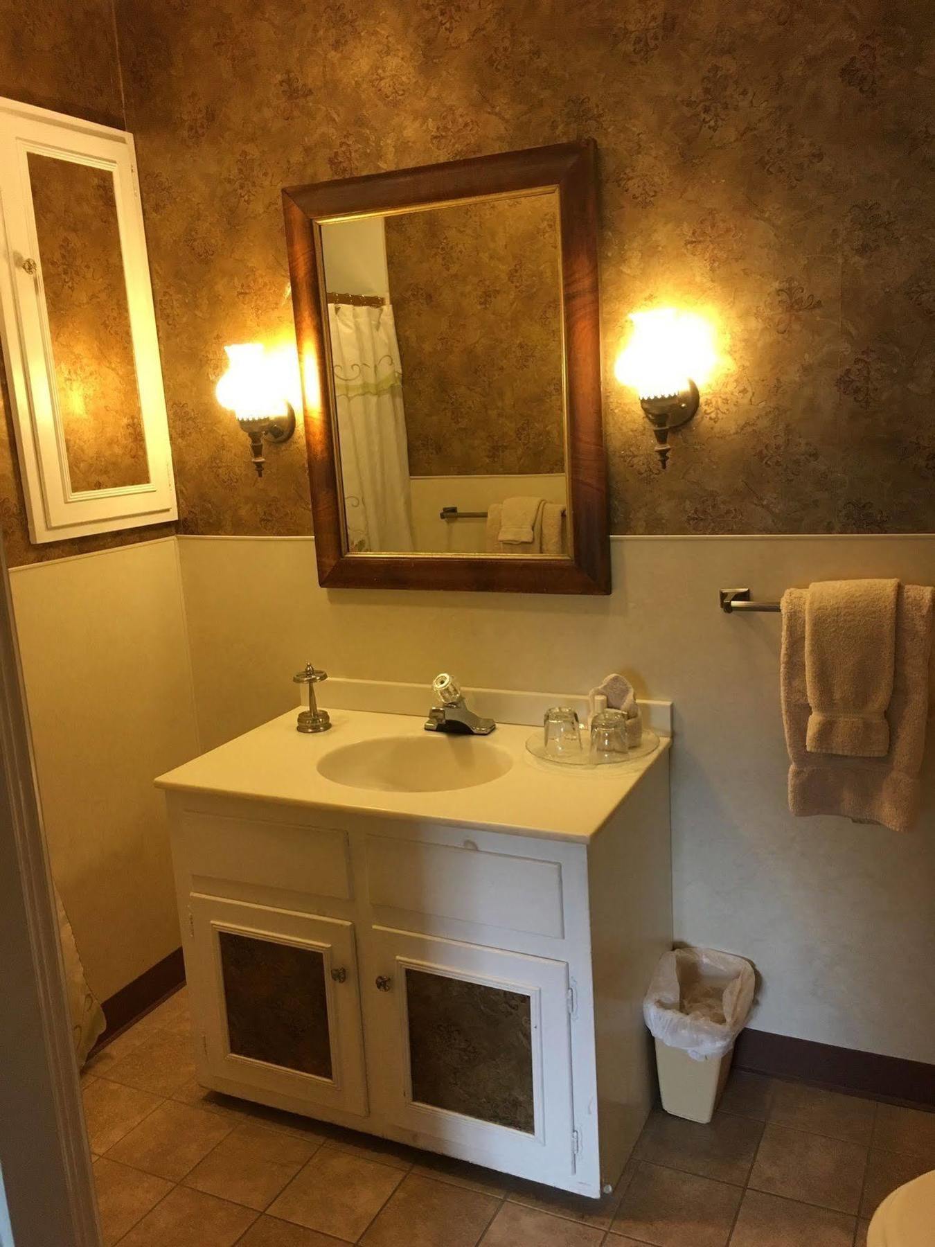 Towanda Victorian Charm Inn מראה חיצוני תמונה